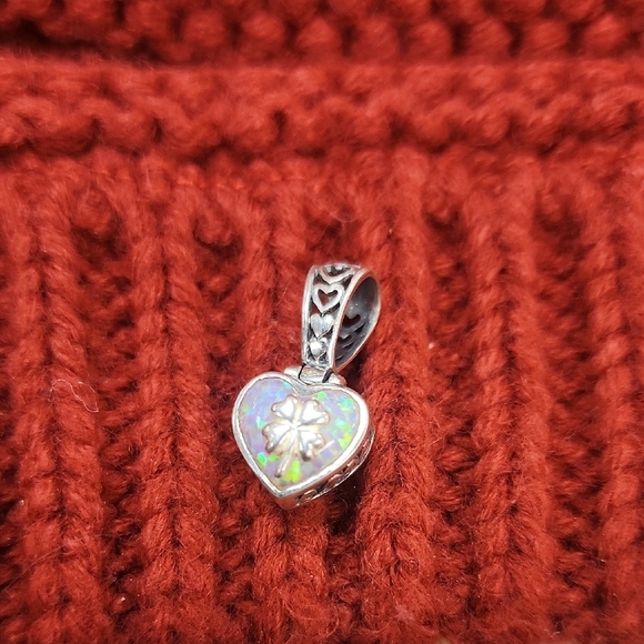 Heart-Shaped Silver Pendant with Opal Inlay and clover 🍀 - Picture 1 of 4